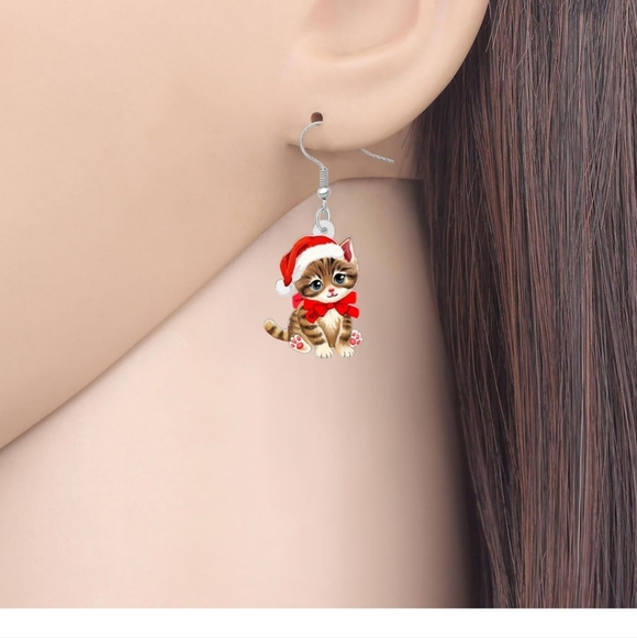 Adorable Cat Earrings with Santa Hat - Picture 2 of 5